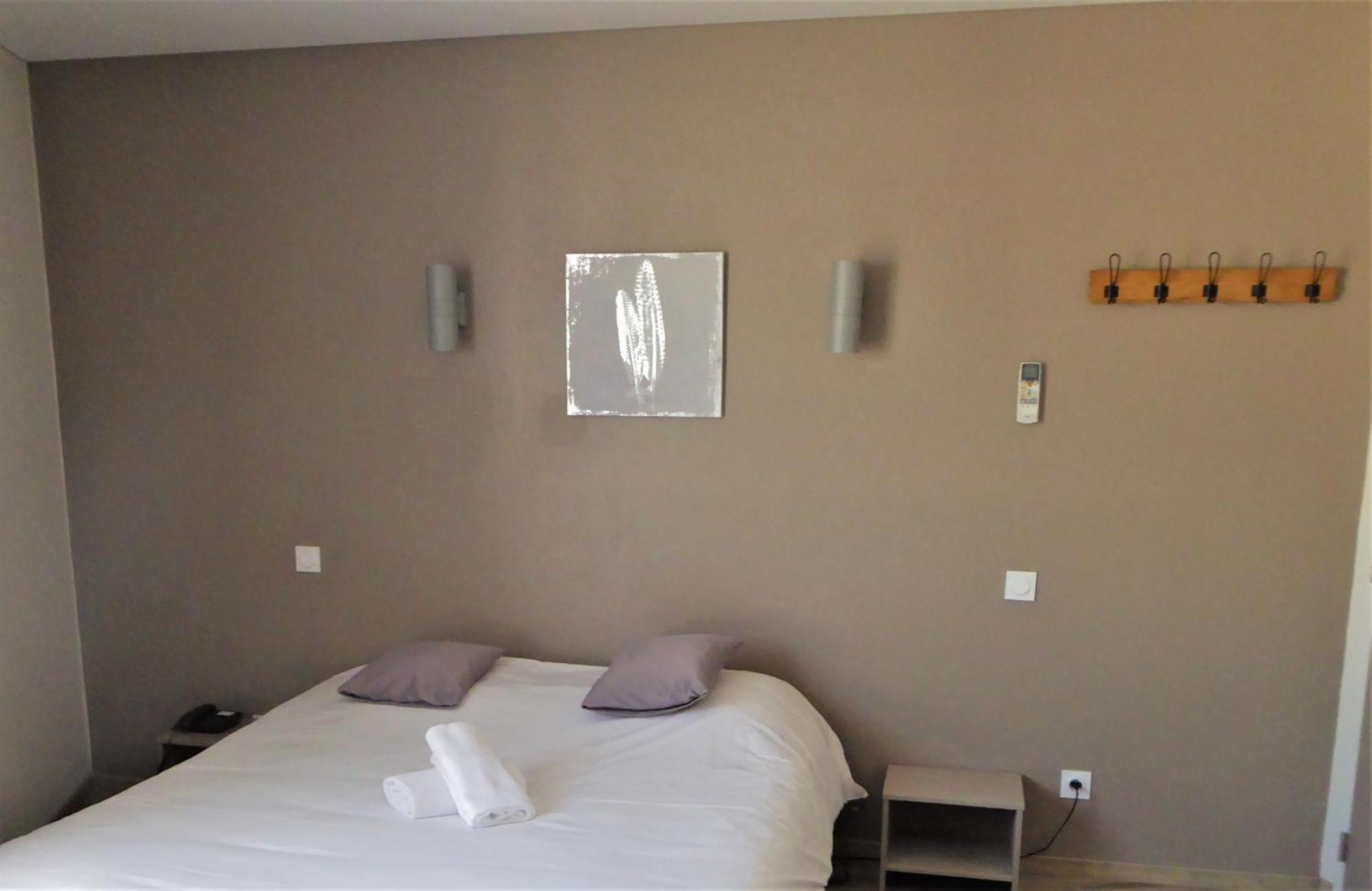 Auberge De La Paillere Lavours 외부 사진